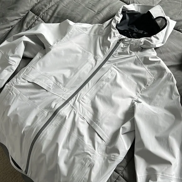Lululemon Men’s Raincoat